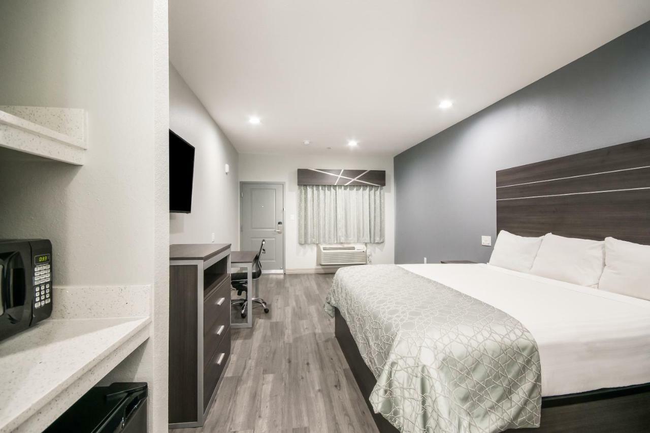 Americas Best Value Inn & Suites Ne Houston Downtown I-610 Buitenkant foto