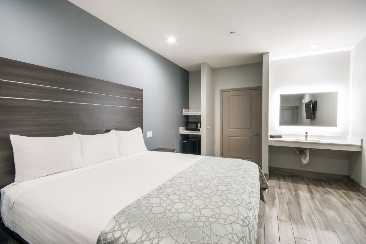 Americas Best Value Inn & Suites Ne Houston Downtown I-610 Buitenkant foto