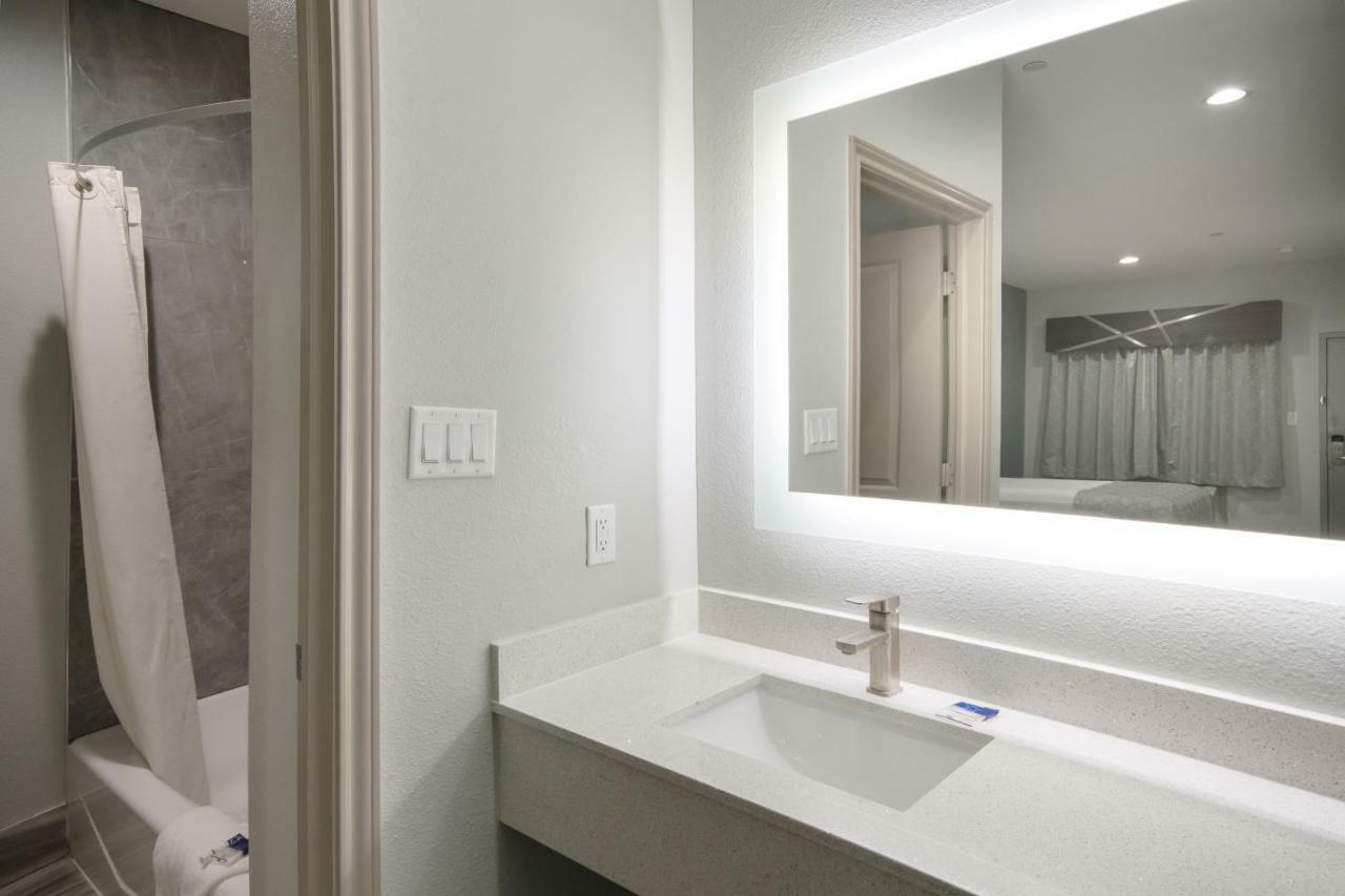 Americas Best Value Inn & Suites Ne Houston Downtown I-610 Buitenkant foto